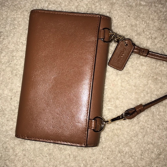 GENTLY USED COACH WALLET/CROSSBODY - Picture 4 of 4